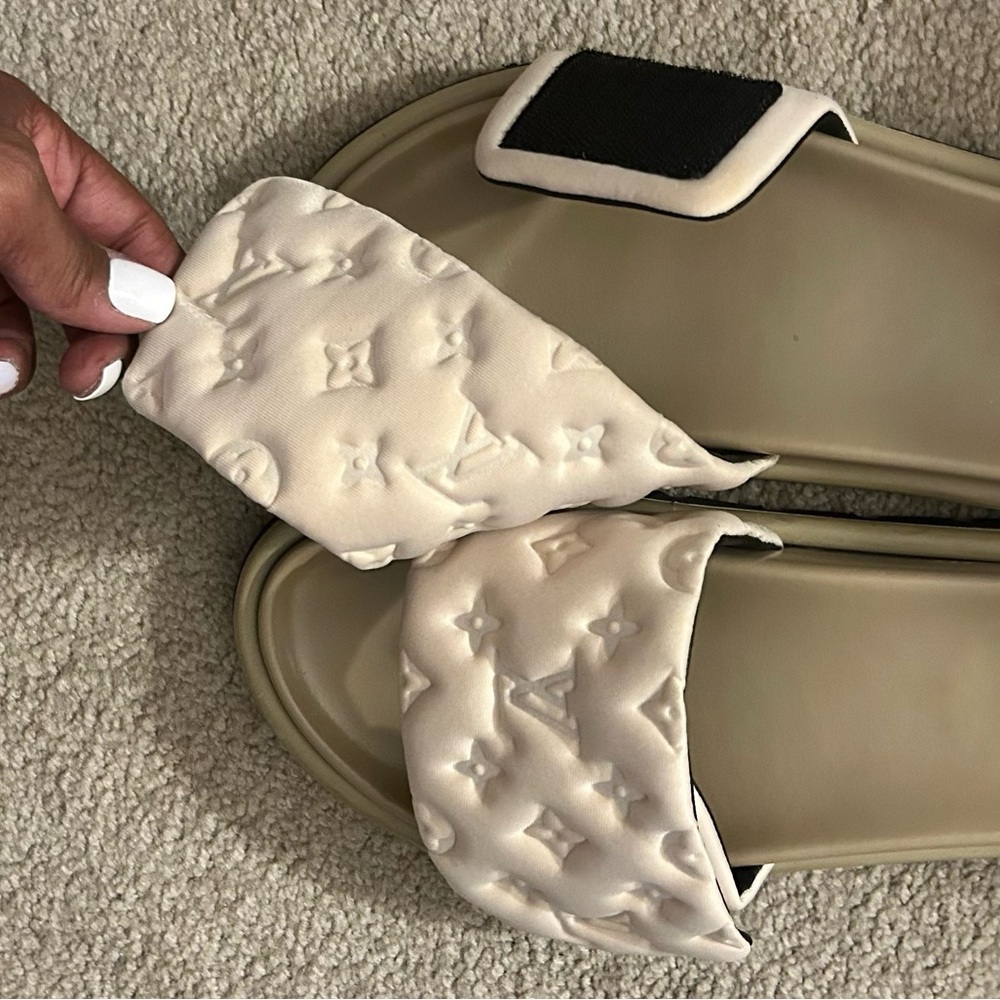 Quilted Slides - Picture 4 of 7